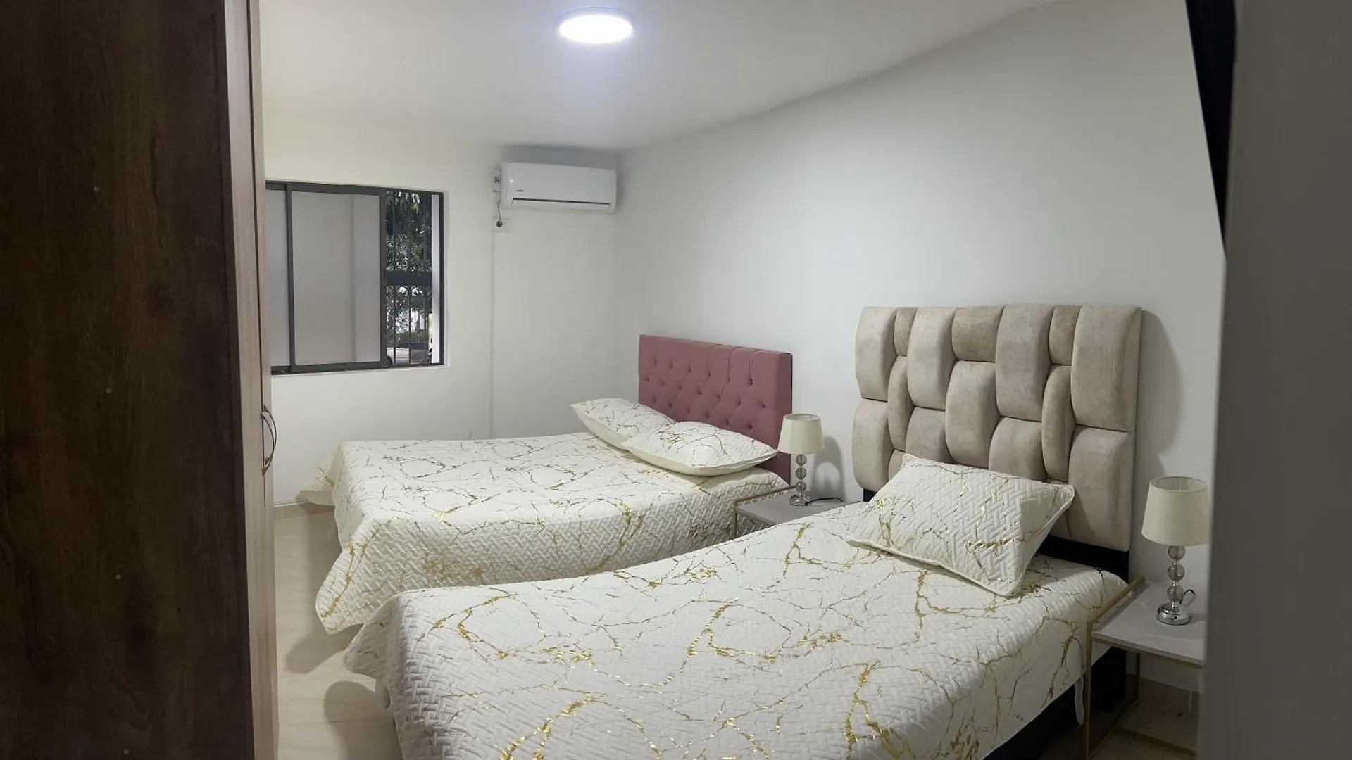 Casa Con Excelente Ubicacion Y Parqueadero Apartment Medellin